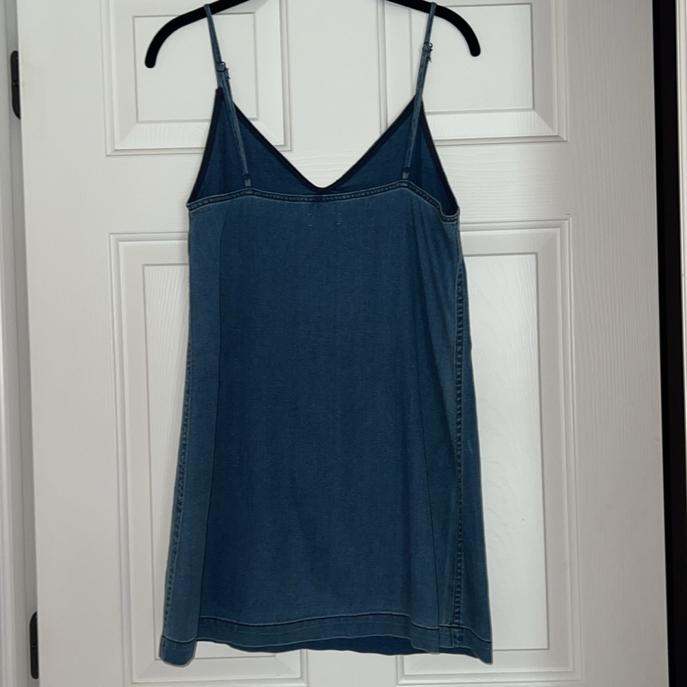 Dress - Picture 3 of 4